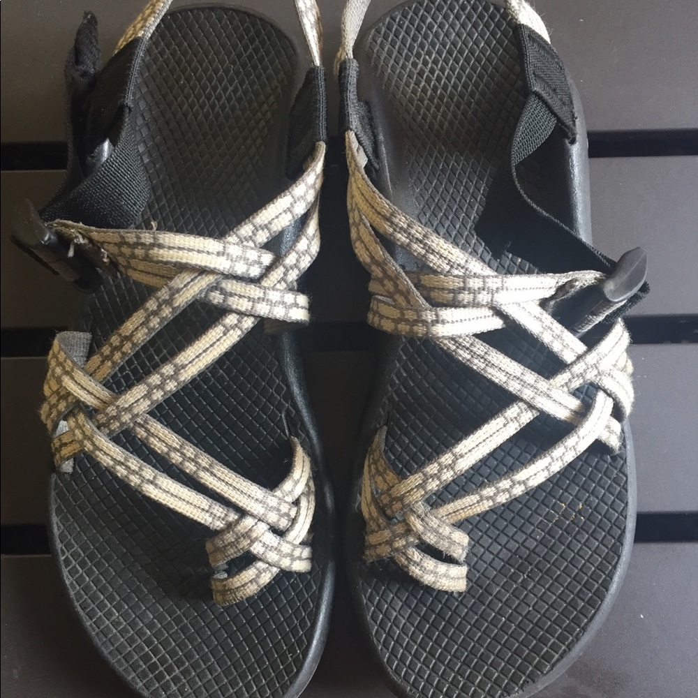 Women’s Chacos Size 8